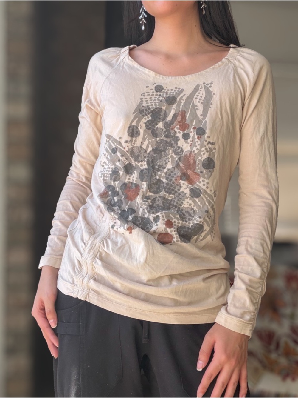 Rouged Light Beige Graphic Grunge Long-Sleeve  Scoop Neck Top